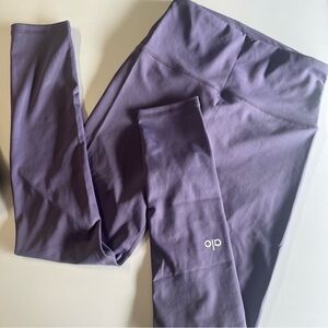 ALO leggings purple lavender medium